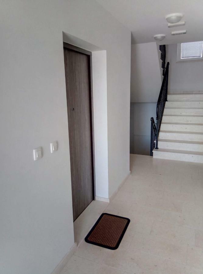 Lorena Cres Exterior foto